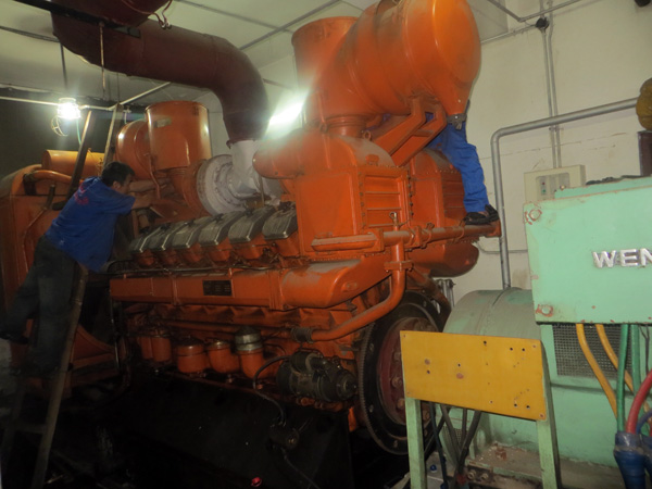 大庆油田四厂650KW发电机定期检修